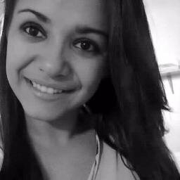 Te quero. Com o cabelo despenteado, com cara de sono, com sorriso malicioso, com olhar sincero. Te quero sorrindo, bravo, nervoso, emburrado, feliz, chateado...