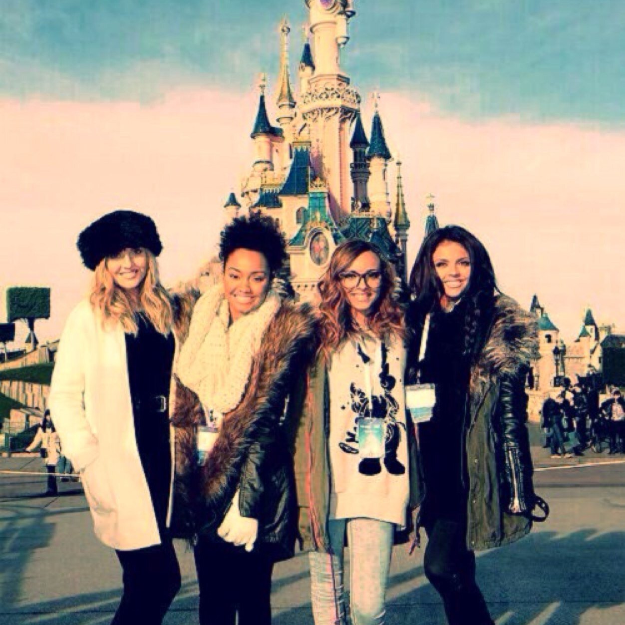 Jade Thirlwall, Perrie Edwards, Jesy Nelson&Leigh-Anne Pinnock saved my life. @LittleMix are my life. Mixer∞
