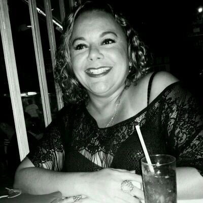 Mia's mother.
Darren's wife.
Journalist/Radio and TV producer. 
Good girls go to the sky.
Bad girls go to where they want .             
Brazil🇧🇷
UK🇬🇧