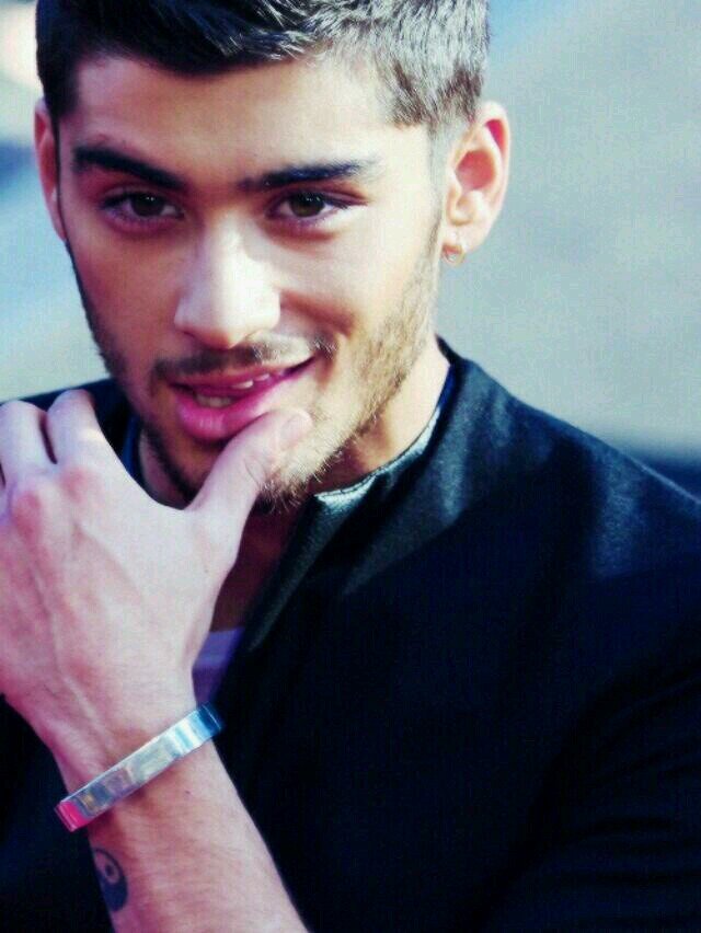 hi lovely! just gave you a free follow!♡ please follow @MidnightLarryx, she'll follow back, just ask♡