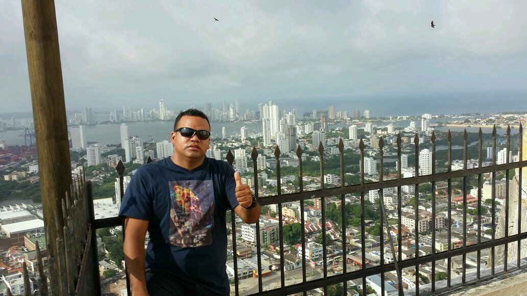 JulioCe70822866's profile picture. 