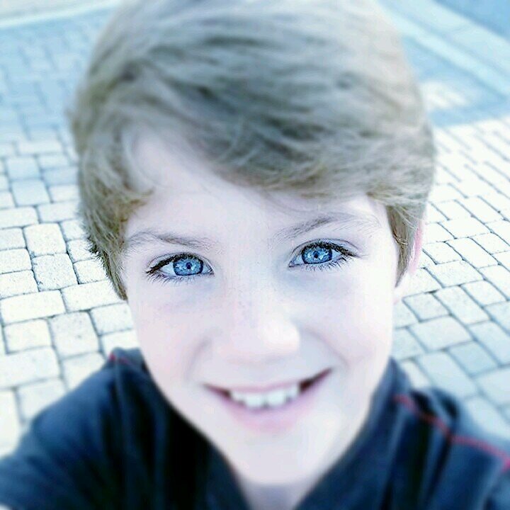 Hii Im a Huge Bboy    I Love  @MattyBRaps so much