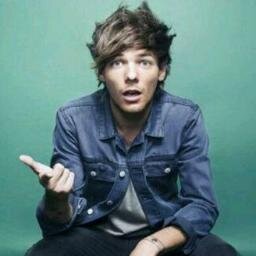 FOLLOW @dxpeniall_ SHE GAVE U A FREE FOLLOW SO ILL BETTER DO IT.