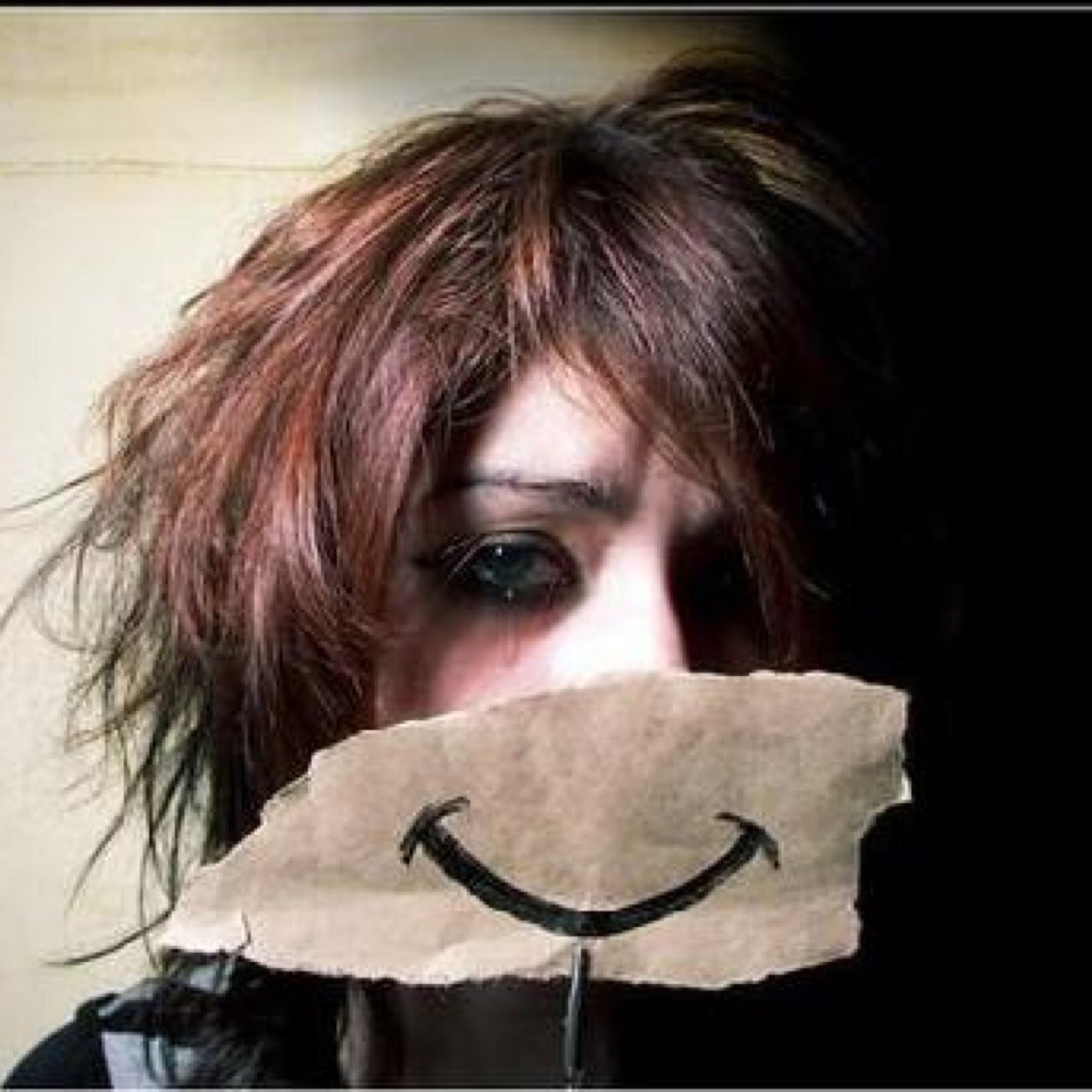 Deceptivesmiler's profile picture. I just want someone to save me. professionaldeceptivesmiler|bipolar|depression|anxiety|selfharm|0daysclean*|ALONE.