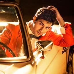 Official FanPage for actor Varun Dhawan, follow us and tune in to the latest gossip and news. Your daily dose of Varun is on this very page...