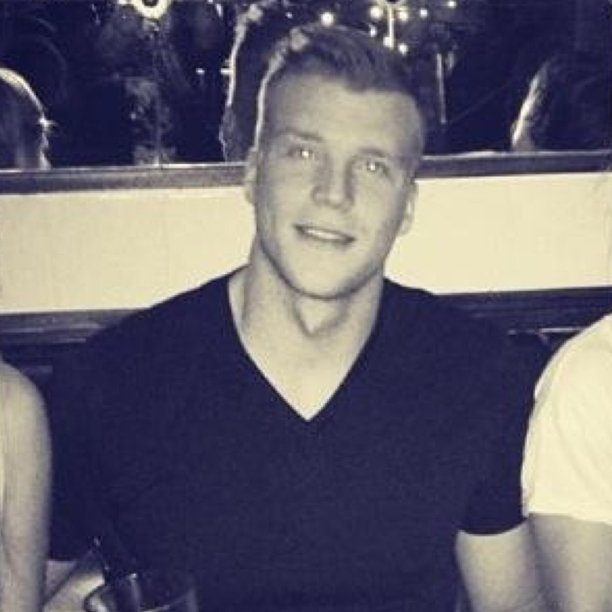 TFPallas's profile picture. My hat is deep and full of magic. But there ain't no dry ice.