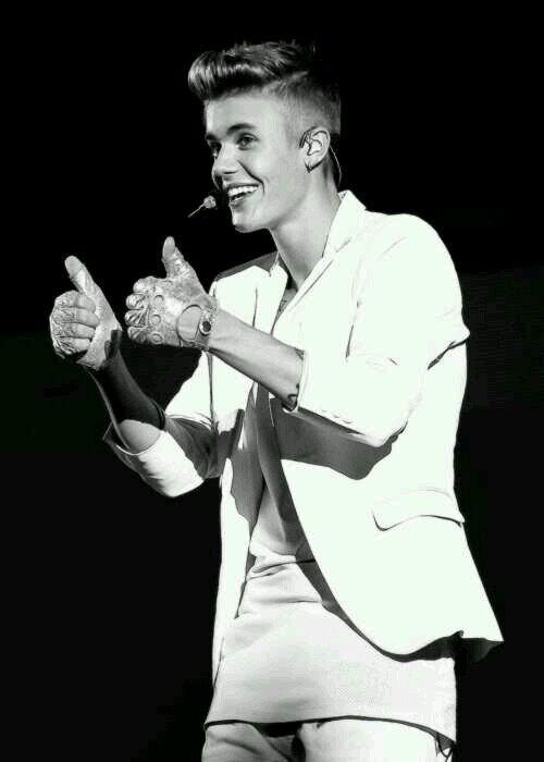 Justin me enseño a seguir mis sueños, a nunca rendirme, en que todo es posible. My world Tour 12/10/11. Believe Tour 8/11/13