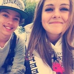 Daphne // 16 // voetbal // Cheerleaden // BEZET ♥ with, lieve Daan