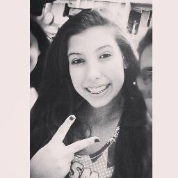 Ela é miinha entendeu só miinha m.Á e xiiiu kk'  *-* , Eu amo  mt essa puttinhaÁ Hiihi ^^   s22' @_BiiiancaC aq *--*