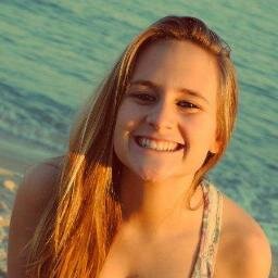 La abundancia de palabras y la ignorancia predominan en la mayoría inútil, cultiva tu conocimiento y te envuelve en nubes de silencio.