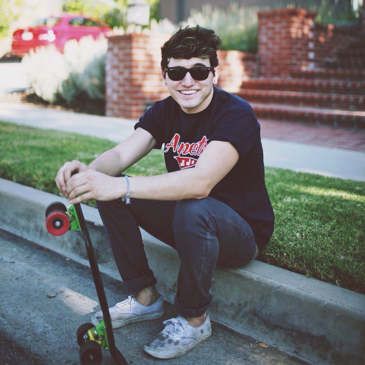 I'm a new account but I've been a fan for a while but I've been tweeting off my other fan account, I thought its a good time to get a twitter dedicated to o2l