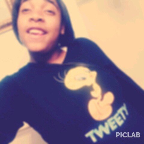 Instagram : @Queen_myhaa 
kik : Myhaaaa   Est:V1.XX111