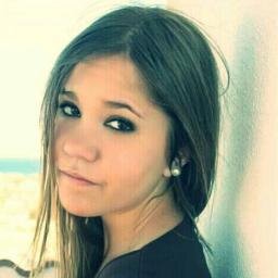 A la hora de la verdad, que es la de buscarse a sí mismo en lo objetivo, uno olvida todo y se dispone a no ser fiel más que a su propia sinceridad.