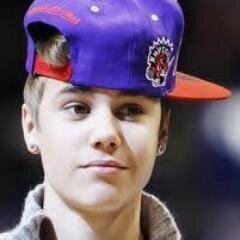 sla um dia fiz uma promessa que estaria com voce ate o fim.  8) @JUSTINBIEBER