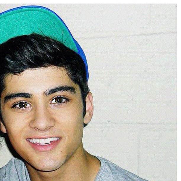 Ive given you a free follow please follow @zourrypenis