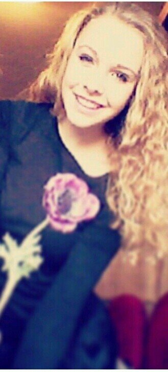 15 jaar ~ voetbal bevelanders MC1 ♡ ~ paardrijden ~ insta ' @samanthaaa_x3_