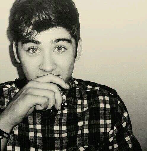 Follow @Lisanne083 please because she gave u this free follow.