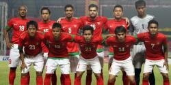 Menyajikan Info dan Berita Sepakbola Singkat ter-Update dan dilanjutkan dalam bentuk Link. (Sumber Kami : http://t.co/SaX3WISsI5 & http://t.co/3zYx9kv0R9)