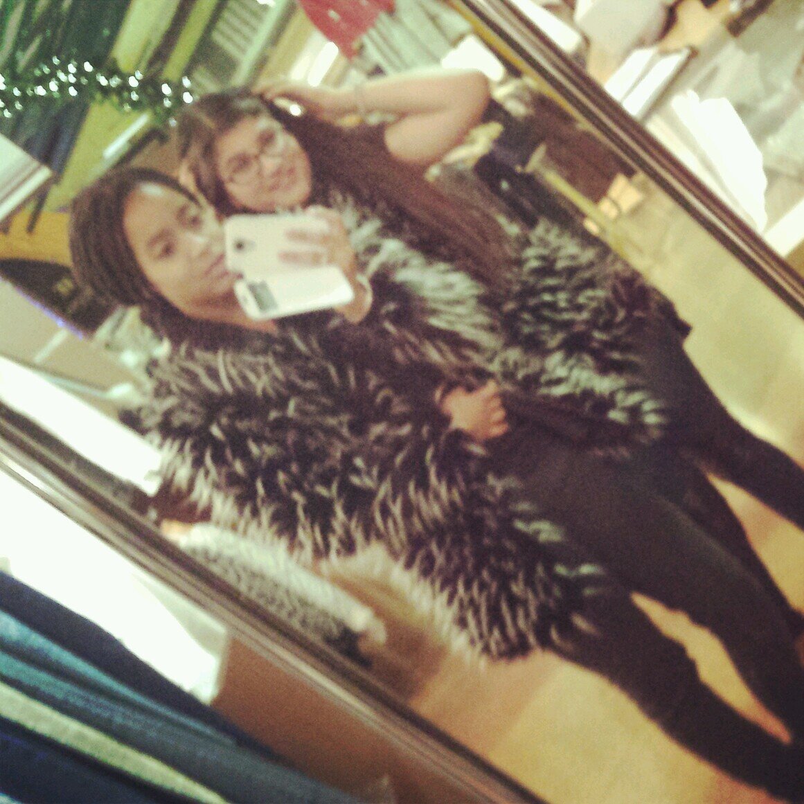 * | ping ; 28F7C7D4.                               follow ; @ITSNENCHAA.  @ITSKiiMMM. @kieshaLC.       NF = Altijd NFB.                       xxxx