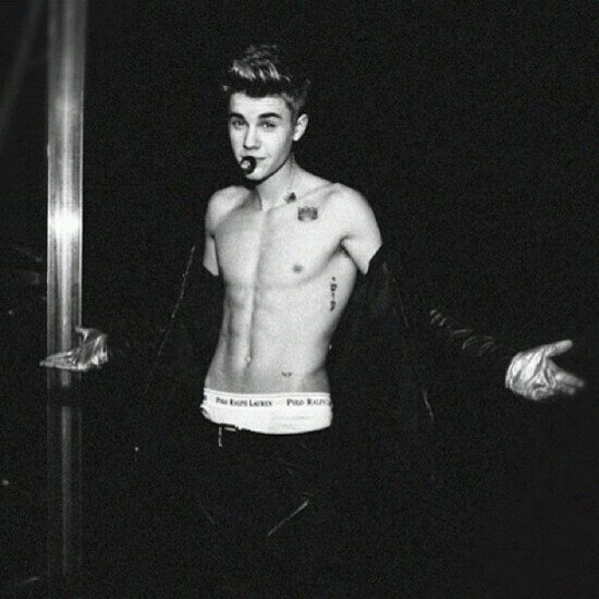 he saves lifes, but isn't a doctor. he teaches, but isn't a teacher. he gives advice, but isn't father. his name? Justin Drew Bieber ♡