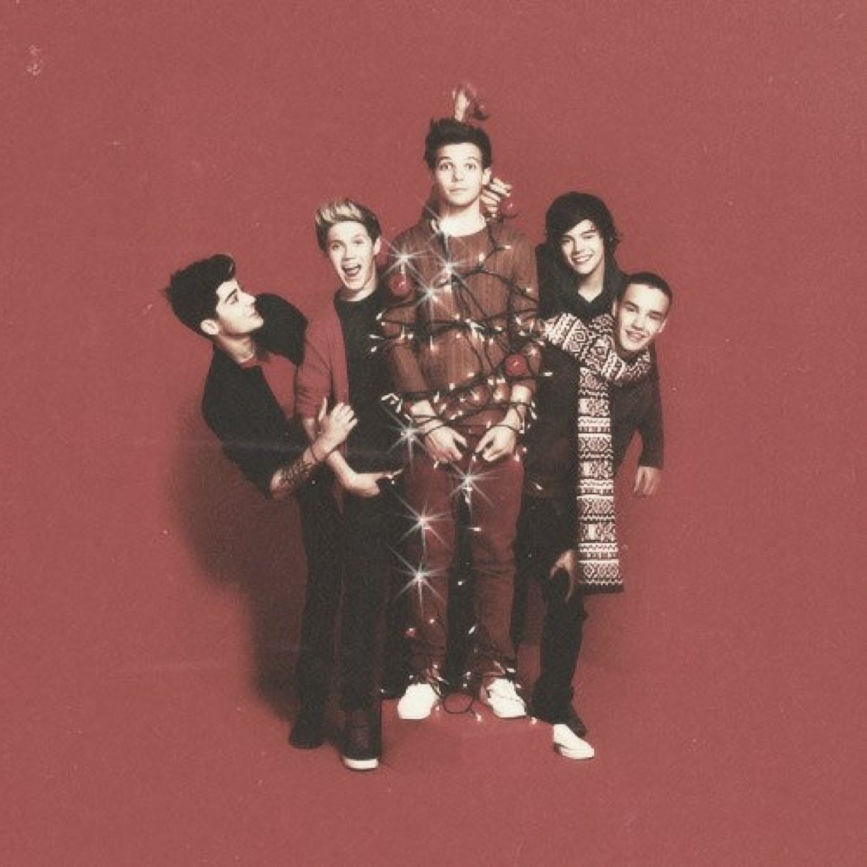 pickmenialler's profile picture. Eu nao sou apaixonada pela one direction sou apaixonada por aqueles meninos idiotas sentados em um escada pedindo votos pro the-x-factor
