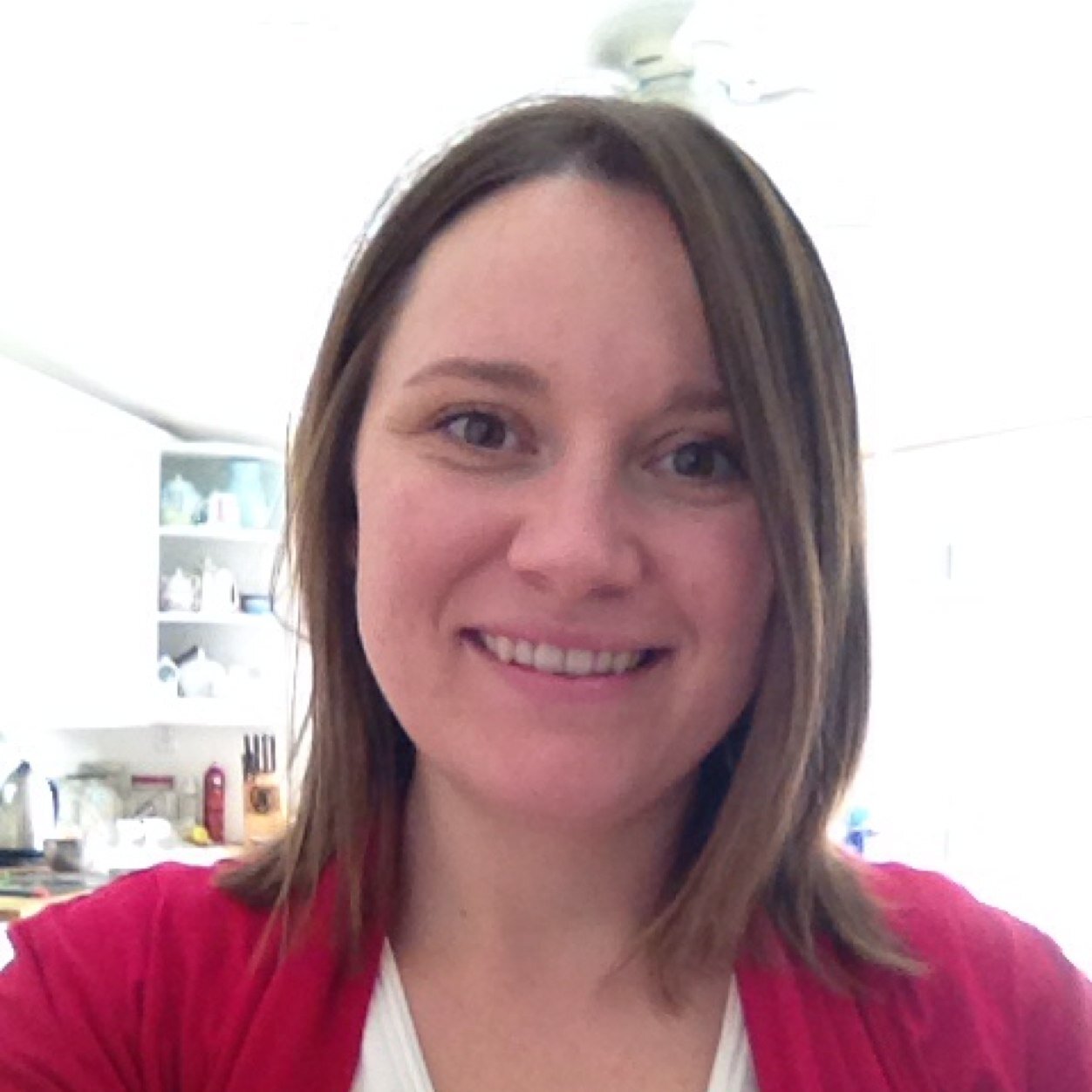 Fertility & Pediatric Guru, Naturopathic doctor and co-owner of Rooted in Barrie Ontario. I love musical theatre, nacho platters, and my family.