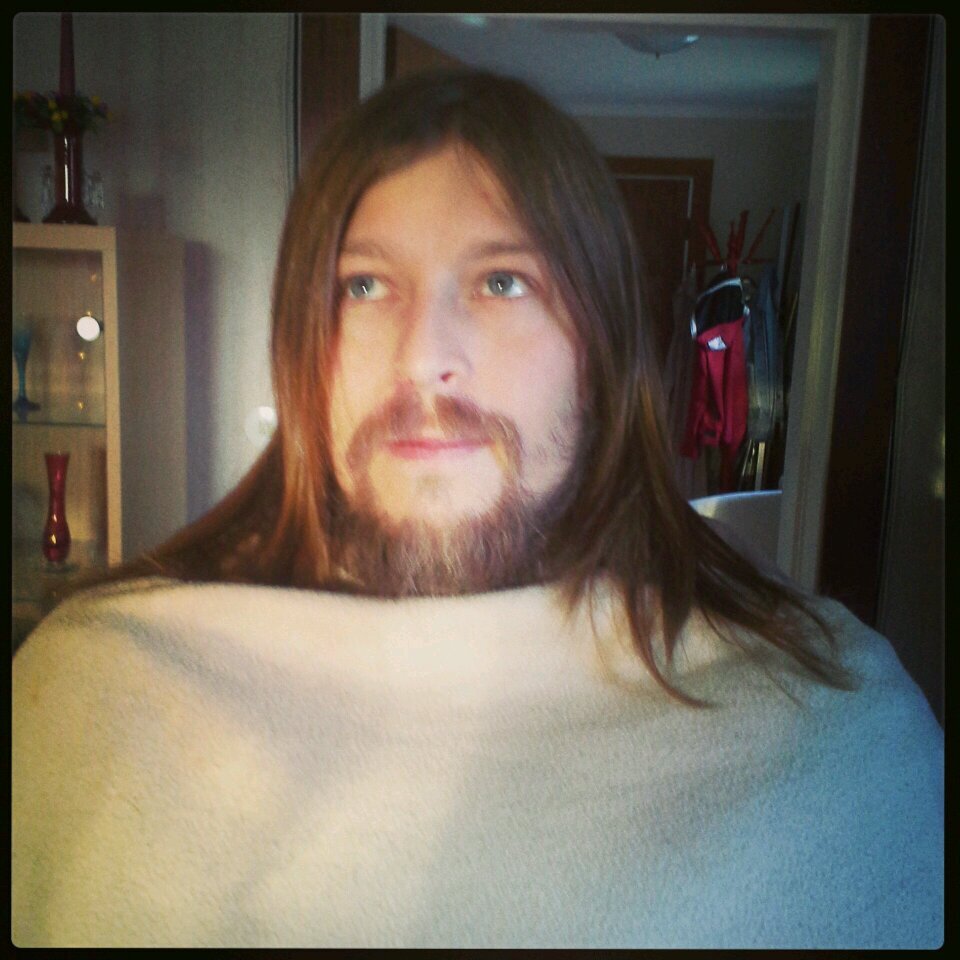 AdrianSalmi's profile picture. skämtsam, ironisk och bitter.