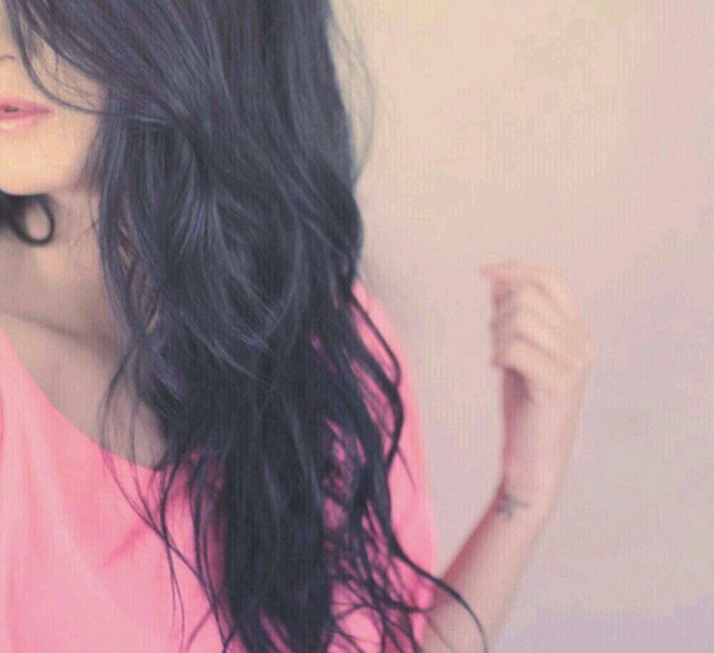 ‏​​ لآ أريد أمتلآک العآلمَ  ﯾكفي أني أمتلك  أجمل مآ فيہ ..♥