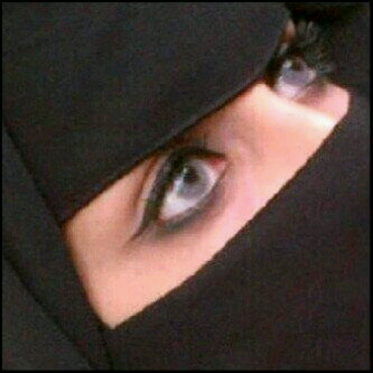 ‏مطلقه سحاقيه 34وعنيفه حيييييل