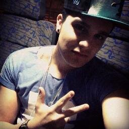 És meu cantor sua música toca e meu mundo se enche de cor @luansantana


@DayNazzi seguiu :)))