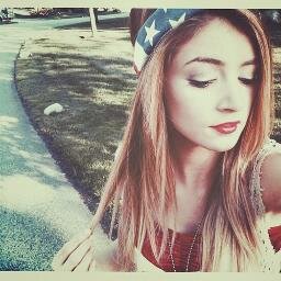 Hi! I'm Chrissy! Call me C-Bear! //Single\\