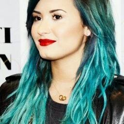 Would it make you, feel better to watch me while I bleed?/ I really fuck love you. @ddlovato ♥ 23 dezembro, 2013