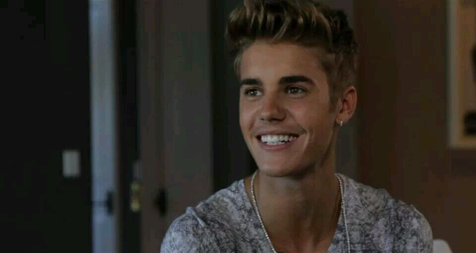 #MusicMondays Let's get every single song to 1#. Our Idol deserves it. He works so hard for us. Kidrauhl's still here.