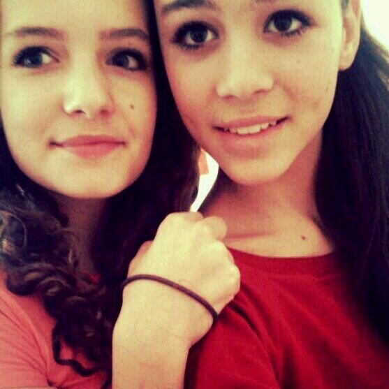 ♥ babette ~ she means the world to me.           ♡ nienke ~ my best, bestfriend.