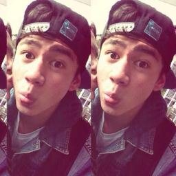 hemmingside's profile picture. Follow  @alltimeharryx