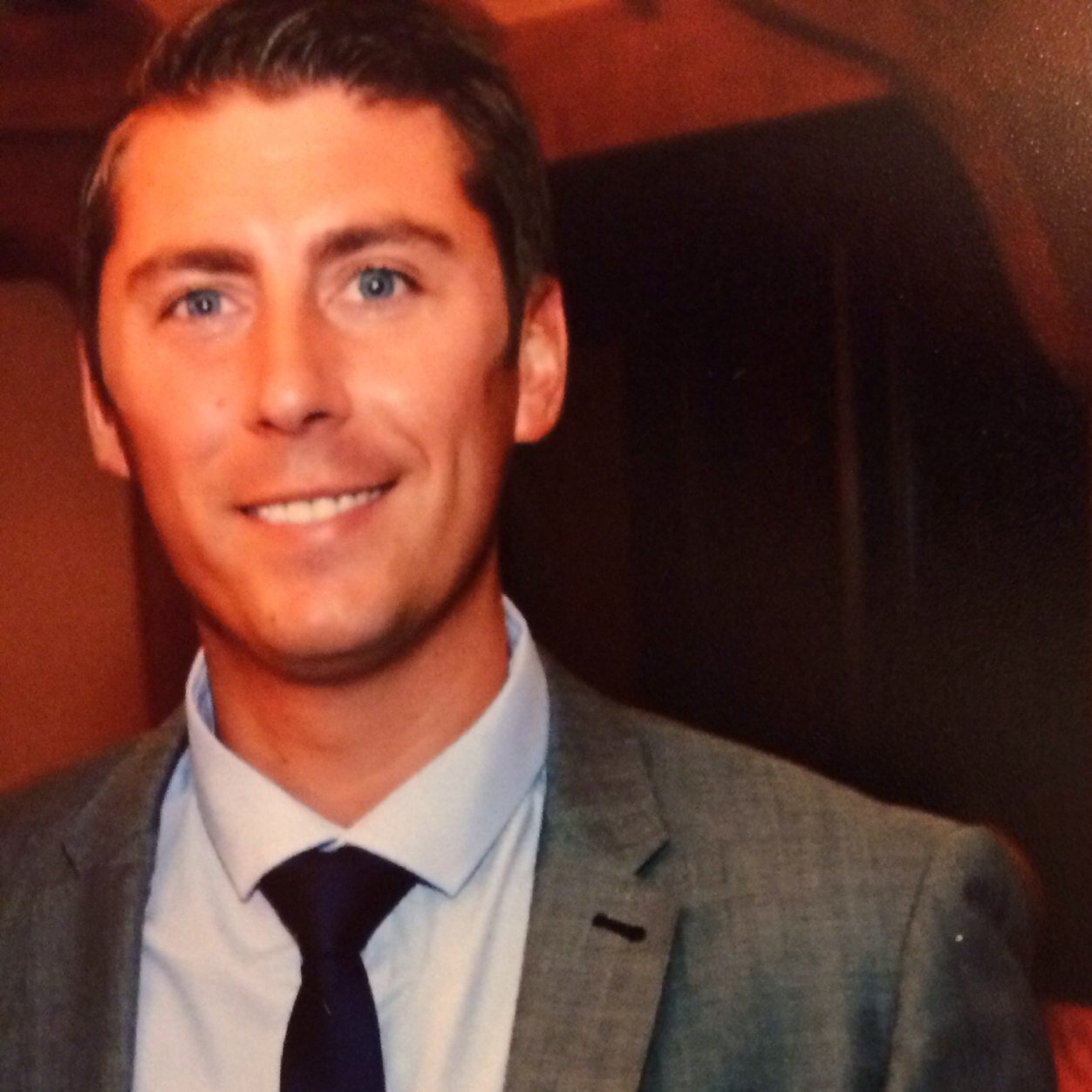 Massive Arsenal fan. Work as a Sports Co-Ordinator. Qualified football coach & Fitness Instructor too.