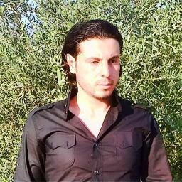 احب اثنين غيرك وعاجبني اخونك .. بس شسوي الله عليك مجنون ب2 )عيونك(