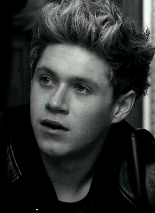 Follow @niallsmile88
