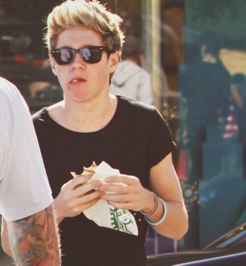 niall is my baby. dont fuck with him bitches.