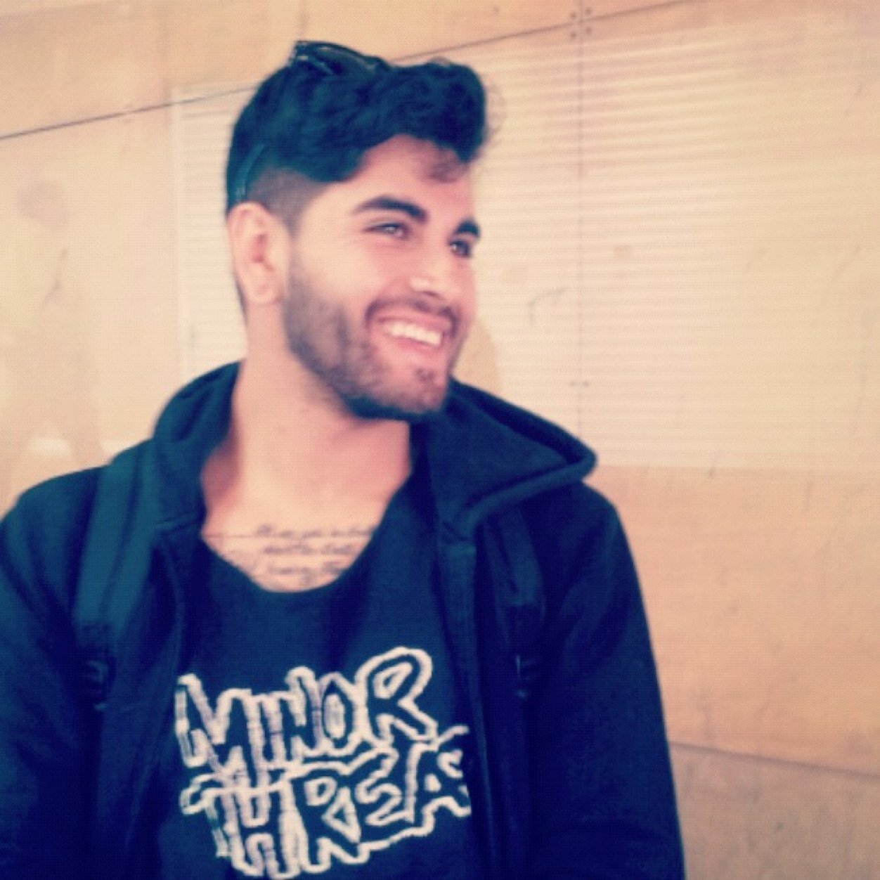 SoyundinosaurioymellamoAnacleto. @SkyxedgE .Metatuaréhastael poto.sonrisablanca.NosequesignificalapalabraAmor.NosoyungranArtista.