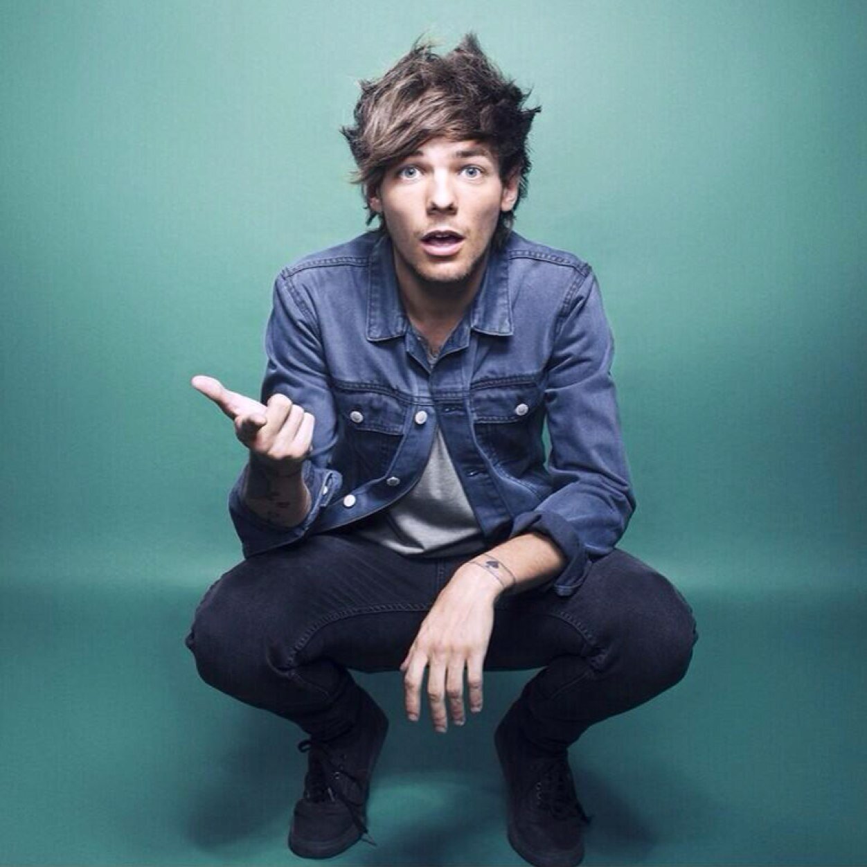 1DinMyOnesie's profile picture. 5 foot something with the skinny jeansss