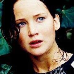 EsMiSinsajo's profile picture. Twitter dedicado a la pagina de facebook: Es Mi Sinsajo. El nombre fue elegido por la galleta que le dan Bonnie y Twill a Katniss. http://t.co/3rJaAcvqOB