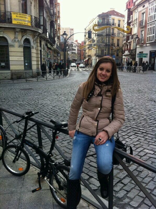 crisvarillas88's profile picture. 