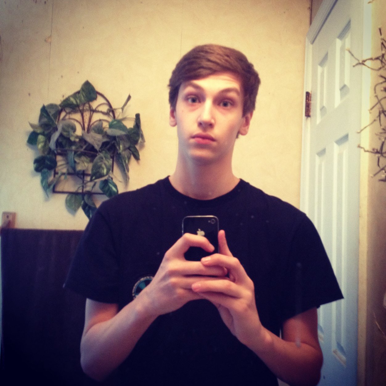 kyleshrawder's profile picture. UR UGLY