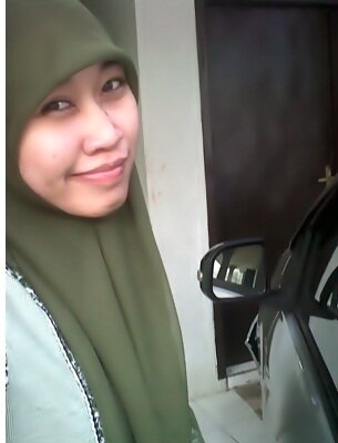 emma_cobain's profile picture. Fighting with another makes war but struq-qling with one's self bring peace:*