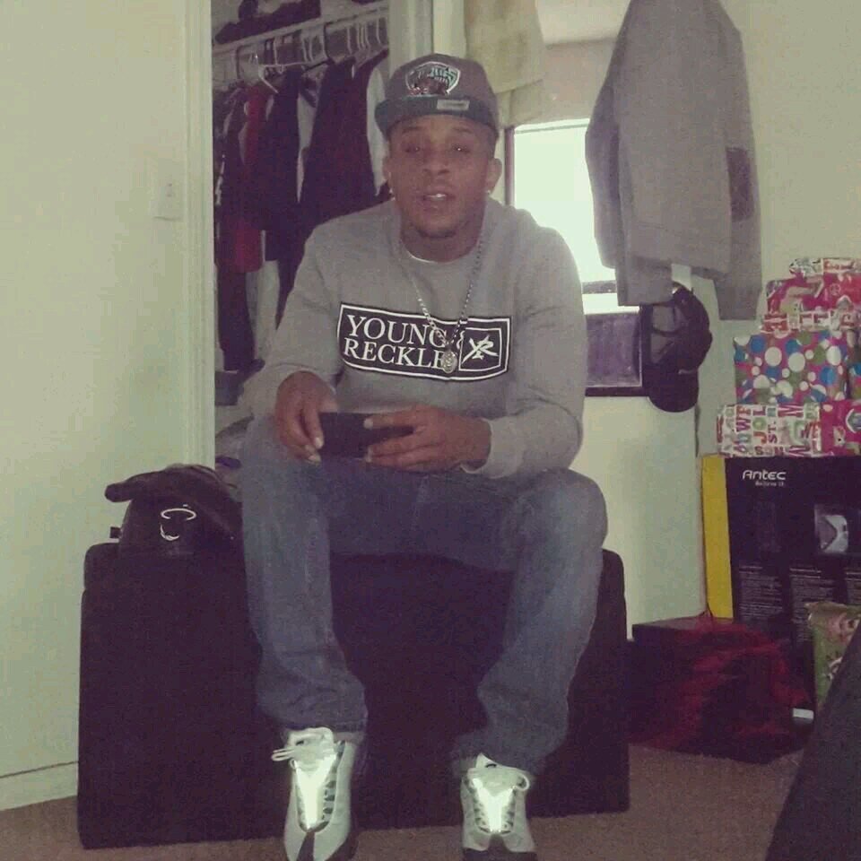 BzEMonTanA's profile picture. Blood makes you related but Loyalty...Loyalty makes you Family!