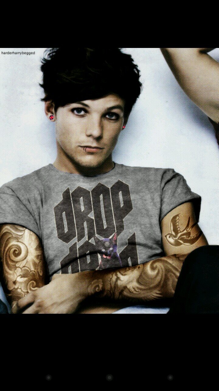 @slut_faker_  my real account @_darcystyles95 is my daughter @Harry16S is my son