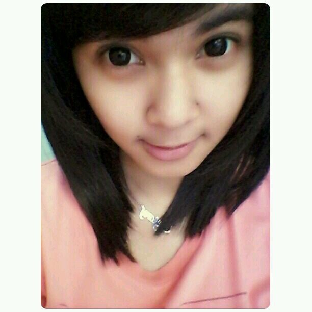 i'm α simple girl.. If You want know all about me again ,just follow me n mention back me (◦'⌣'◦)