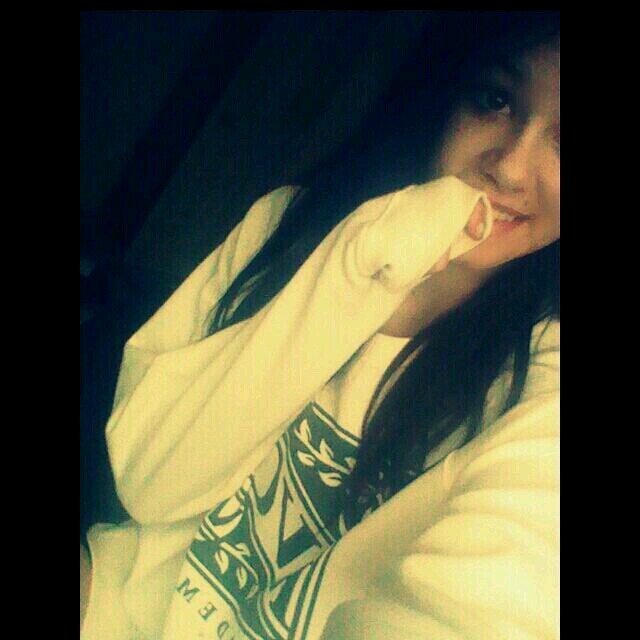 CourtneyMunfor2's profile picture. This is my IRL twitter, 16, cheerleader