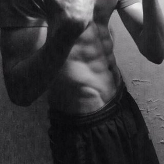 I love exercising. @Schwarzenegger : Arnold is my hero.